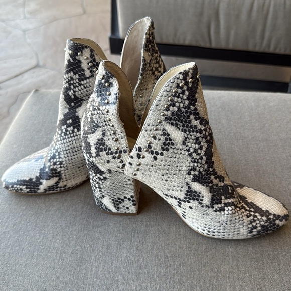 Steve Madden Natural Leather Snake Print Ankle Booties - Picture 2 of 5
